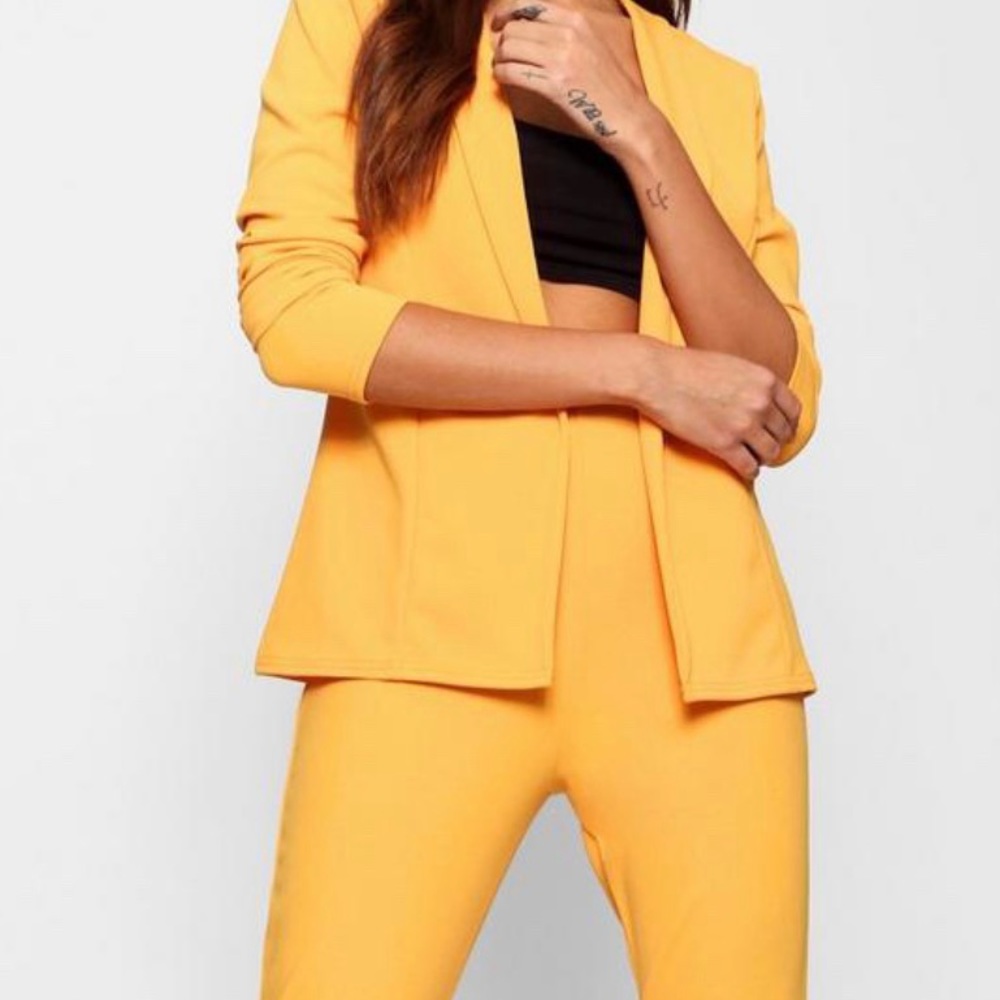 Trendy Yellow Suit